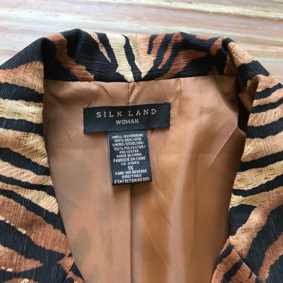 Stylish Brown Animal Print Blazer - Picture 2 of 8